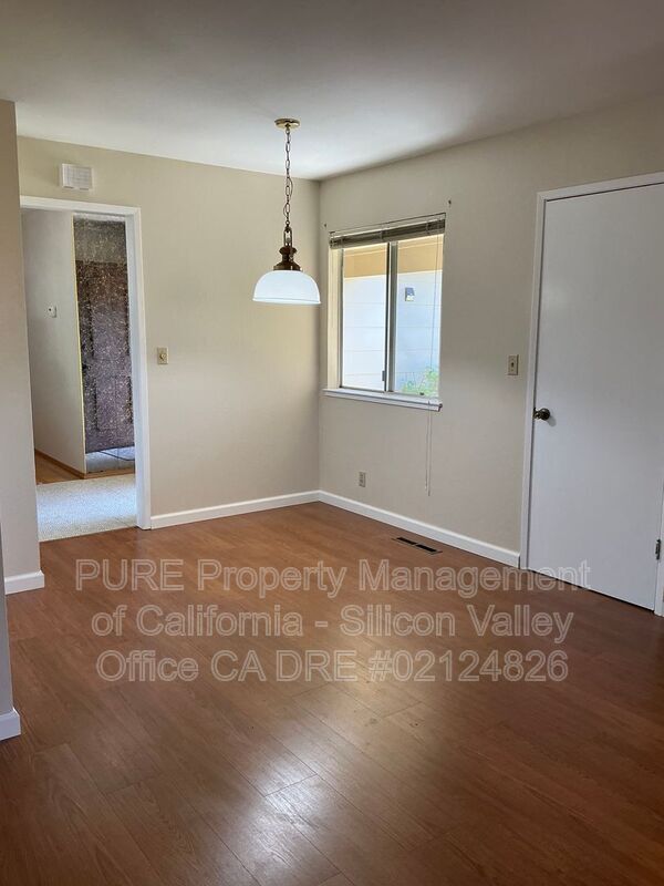 Building Photo - 5655 Glen Haven Ct