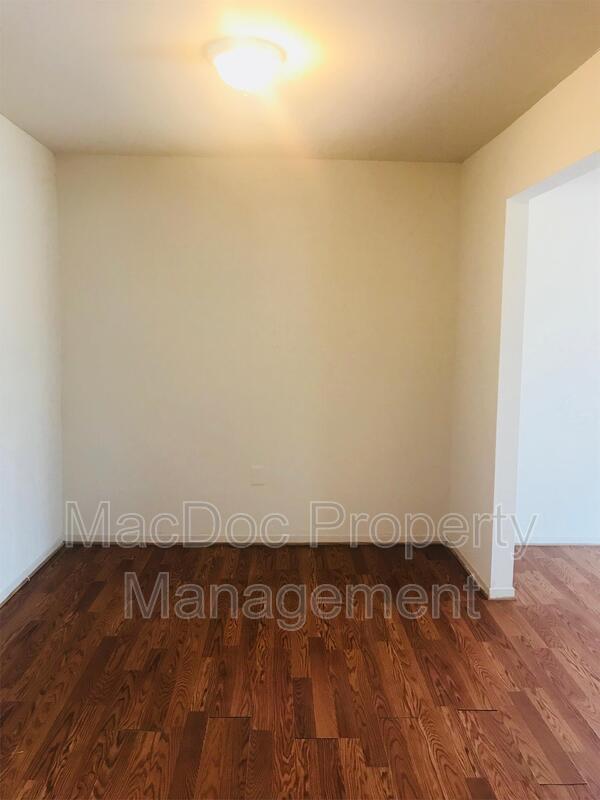 Building Photo - 813 Sledgehammer Dr