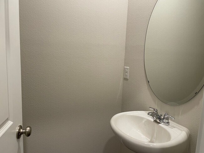 Building Photo - BEAUTIFUL 3 Bed 2.5 Bath Home in Vancouver! Stainless Steel Appliances!