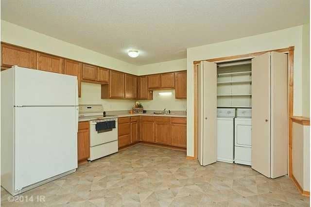 kitchen - 4202 Enden Ln