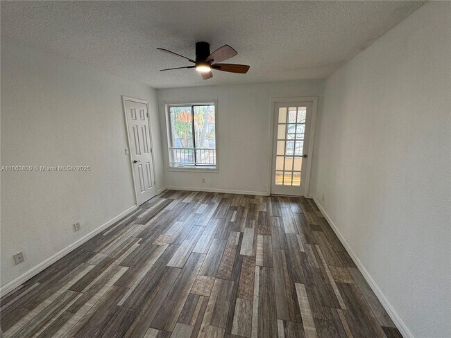 Building Photo - 3460 Pinewalk Dr N