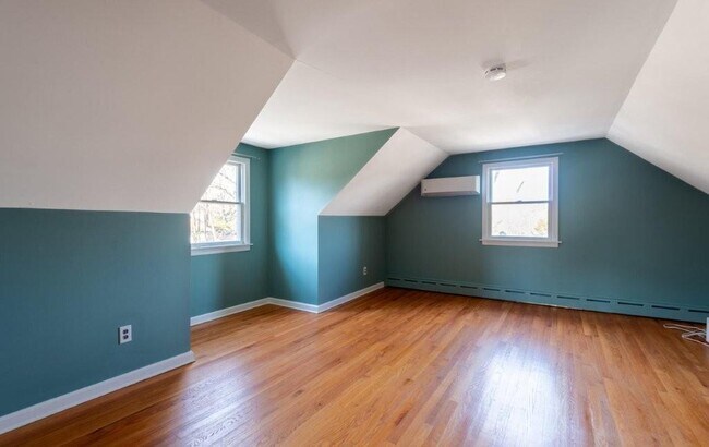 Building Photo - 20 Grove Pl