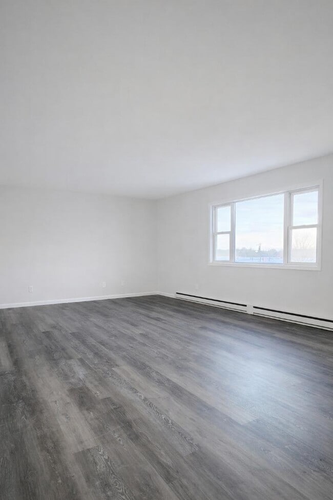 Building Photo - 102 Lake Ave S