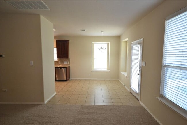 Building Photo - 409 Riverine Way