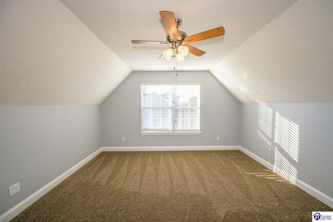 Building Photo - 611 Flushing Meadows Dr