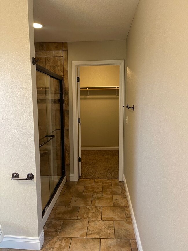 Building Photo - AVAILABLE!!!