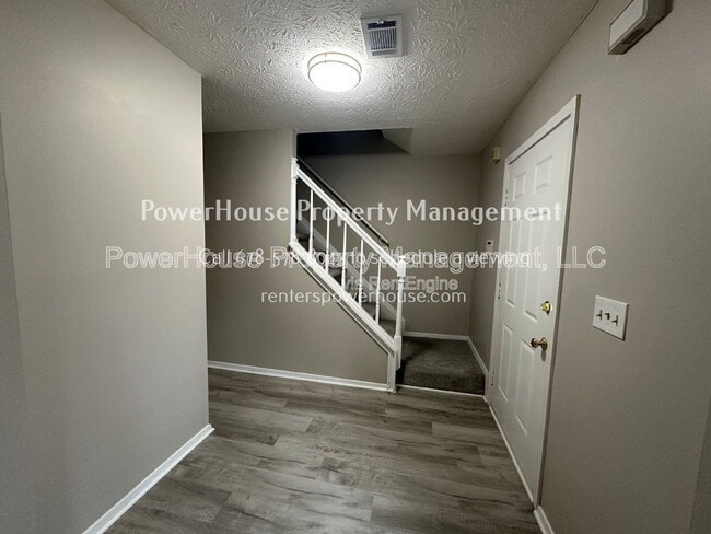 Building Photo - 115 Yately Ct