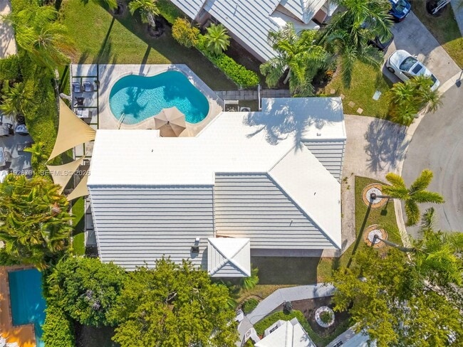 Building Photo - 15241 Wilshire Ct