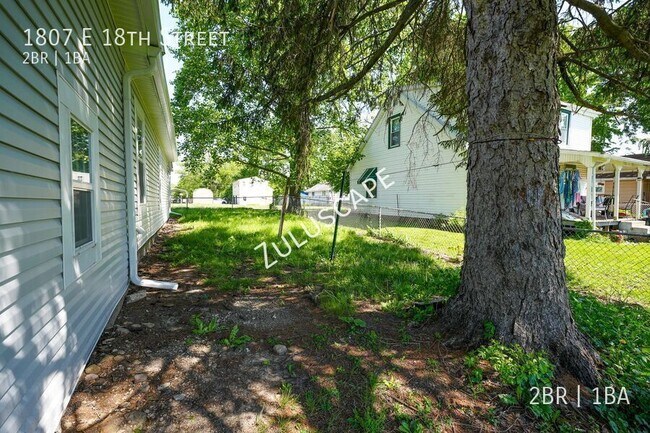 Building Photo - 1807 E 18th St
