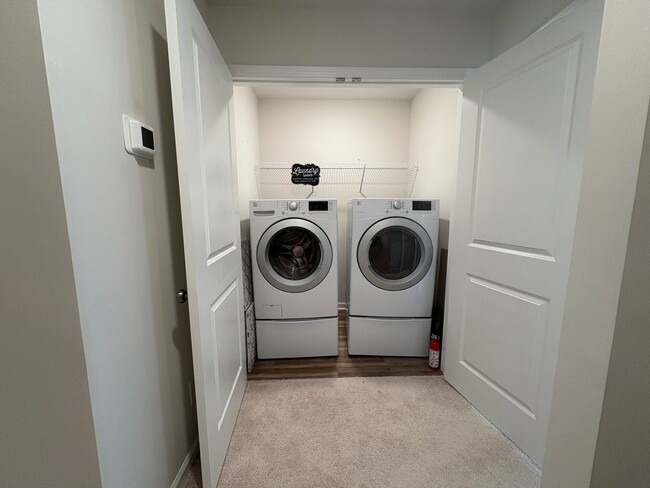 Building Photo - Spacious Townhome Available Now!