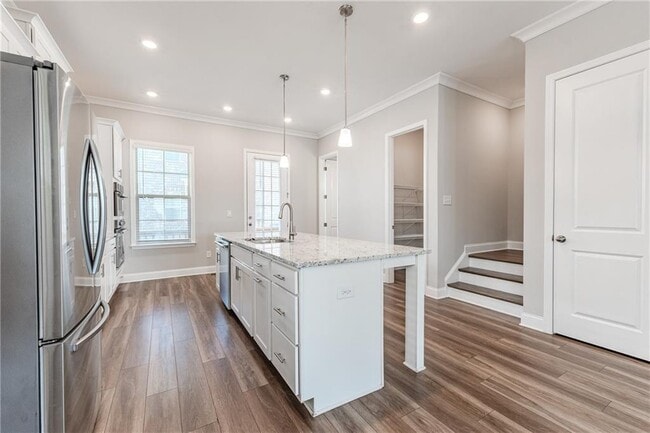 Building Photo - 5051 Pinckney Ln