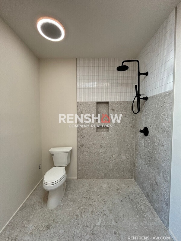 Building Photo - 38 Angelus St