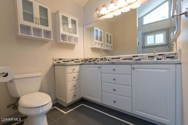 Building Photo - 1410 Calle Violeta