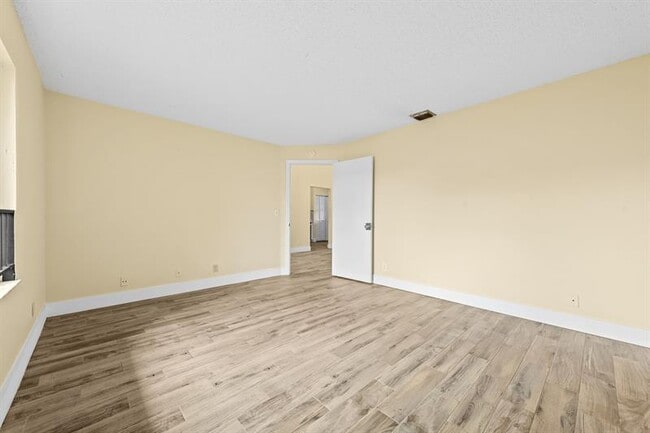 Building Photo - 2983 NW 92nd Ave