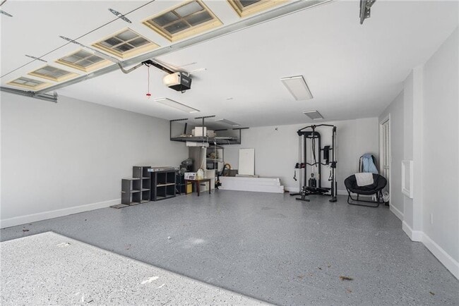 Building Photo - 4200 Roswell Rd NE