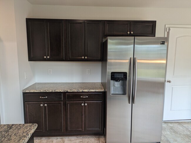 Building Photo - 2040 Perrin Ct