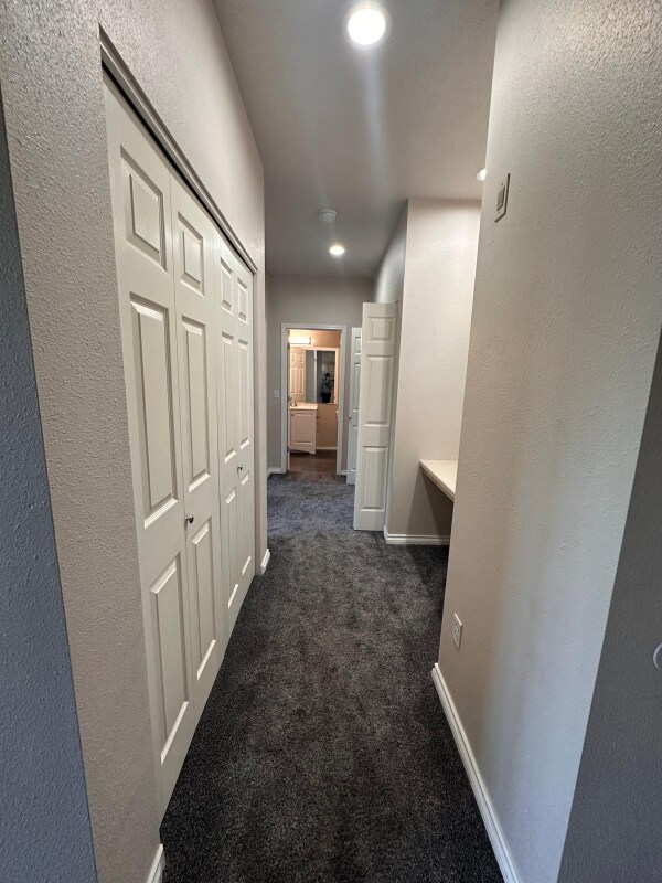 Building Photo - 22855 E Country Vista Dr