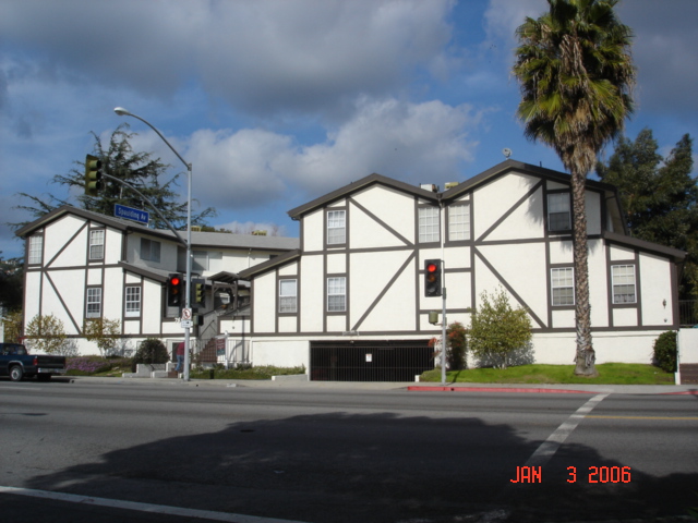 Building Photo - 7665 Fountain Ave