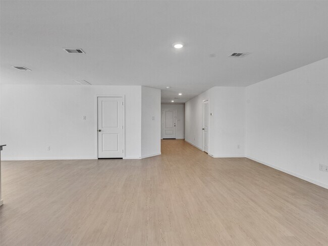 Building Photo - 12406 Lady Slipper Rd