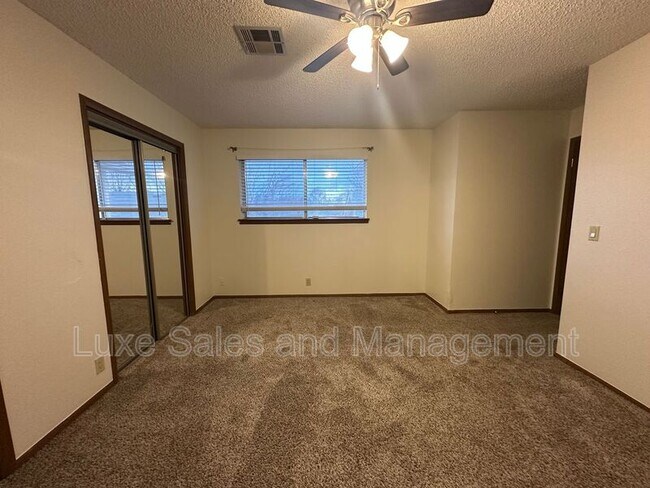 Building Photo - 9643 Hefner Village Blvd