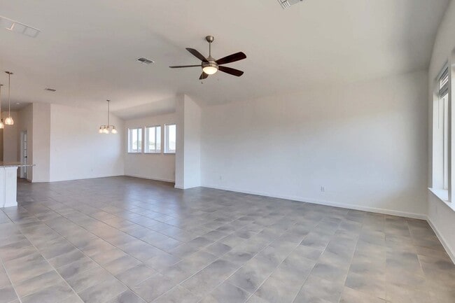 Building Photo - 133 James Rose Ln