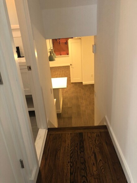 Building Photo - 5 Paerdegat 15th St