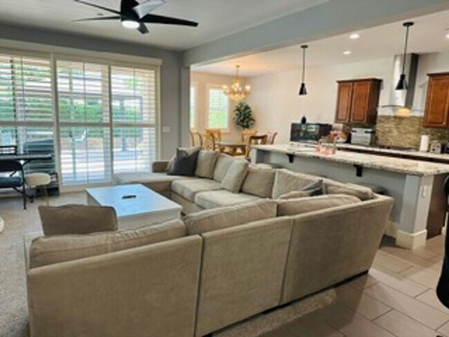 Building Photo - $2,695 Shepherd & DeWolf, 3 Bed - Harlan R...