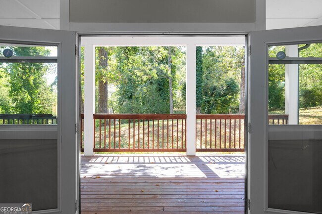 Building Photo - 1331 Diamond Ave SE