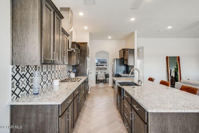 Building Photo - 14604 Pebble Hills Blvd