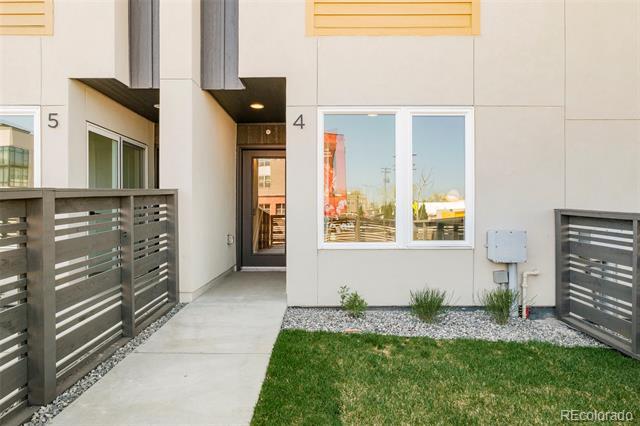 Building Photo - 2105 S Galapago St