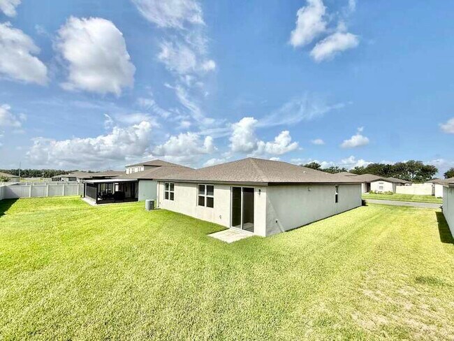 Building Photo - 3410 Bonsilva St