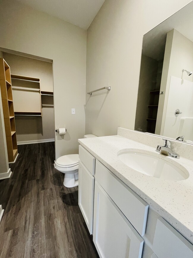 Building Photo - 12051 W Fontana St