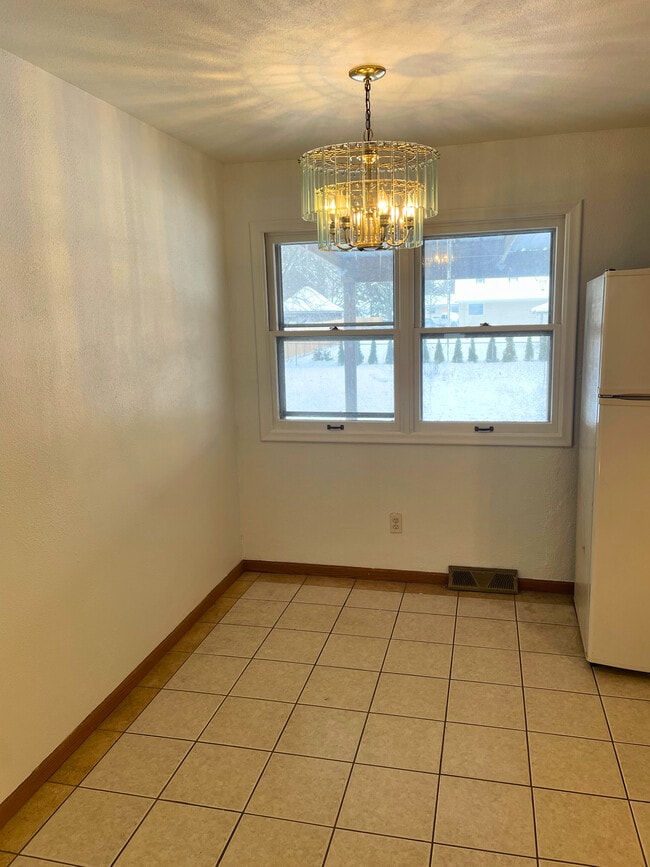 Building Photo - 1525 Carol Lynne Dr