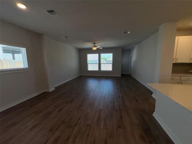 Building Photo - 102 Milo Dr