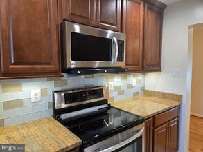 Building Photo - 319 Rock Spring Dr SW