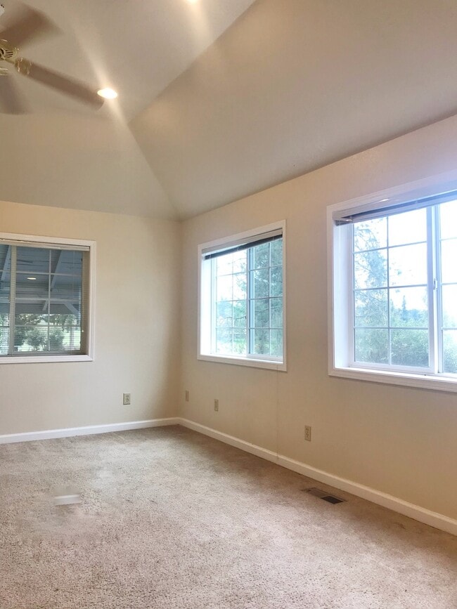 Building Photo - Updated country living