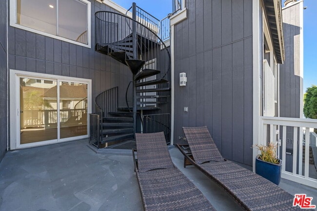 Building Photo - 6821 E Ocean Blvd