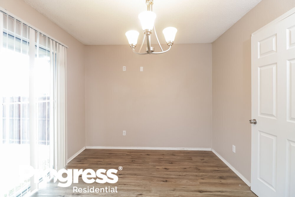 Building Photo - 317 Blairwood Dr