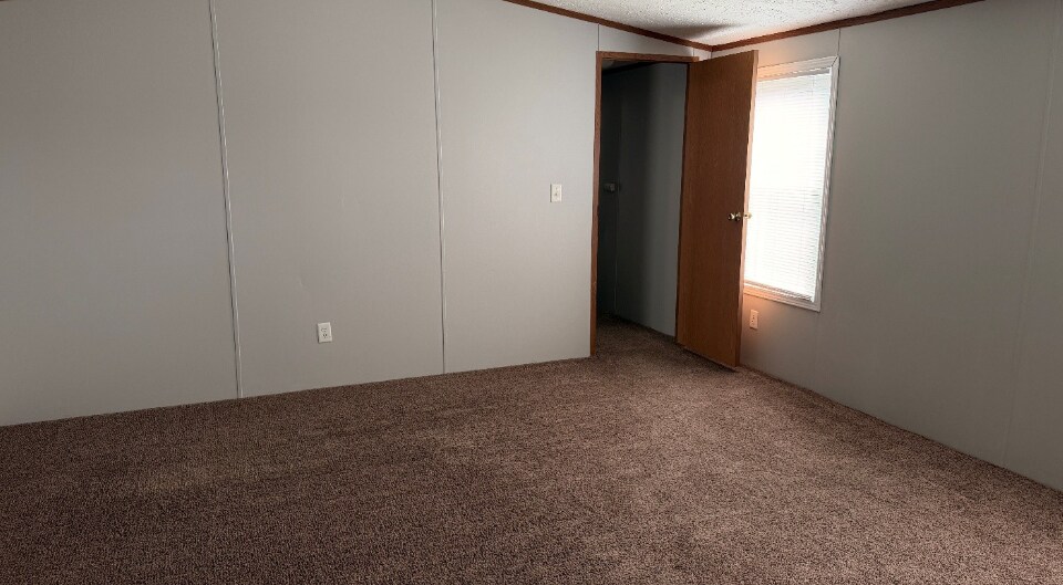Building Photo - 4647 Iris Ln