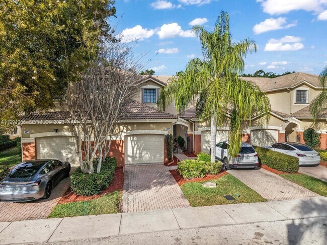 Building Photo - 3889 Tree Top Dr