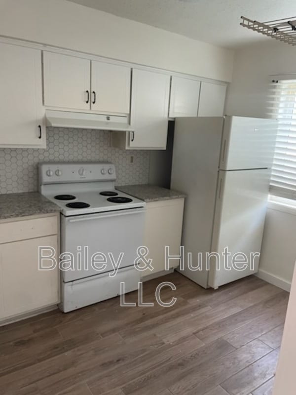 Building Photo - 6012 Regent Manor