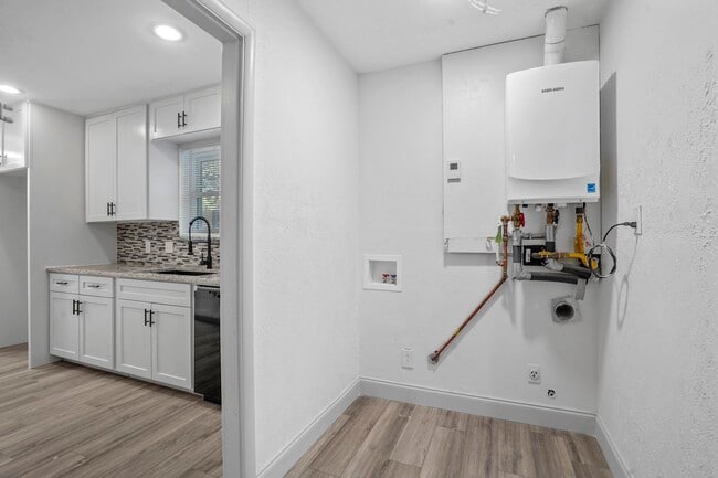 Building Photo - 514 Canyon Ridge Dr