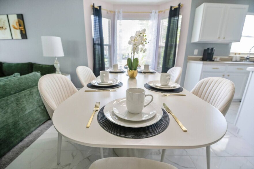 Building Photo - 784 Long Island Cir