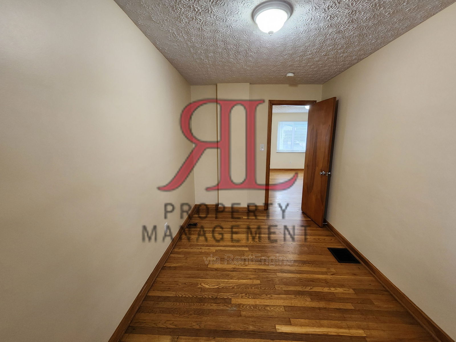 Building Photo - 156 Collingwood Ave