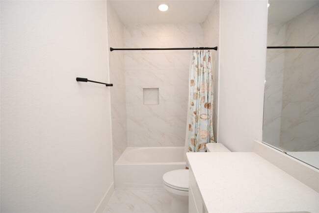 Building Photo - 18643 Parkland Row Dr