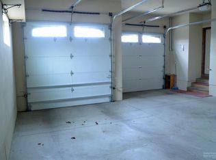 Building Photo - M129