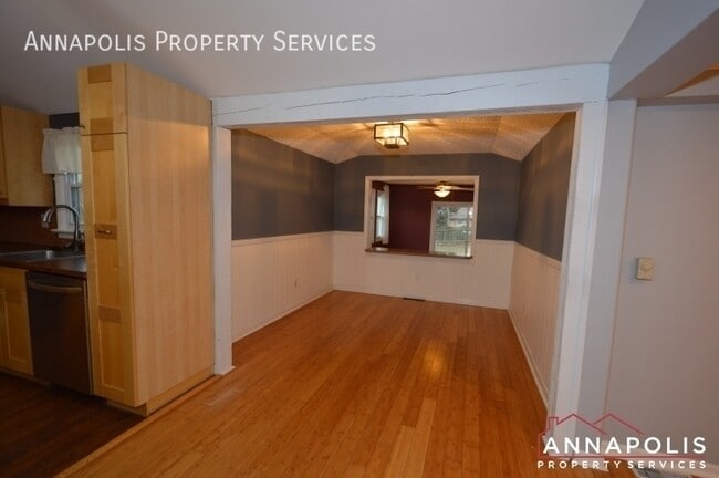 Building Photo - 1066 Broadview Dr