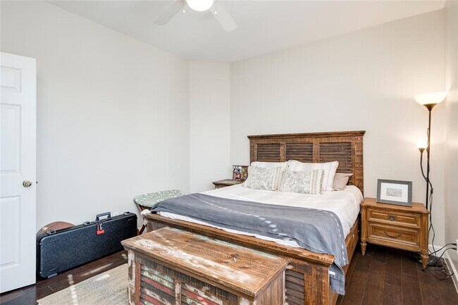 Building Photo - 2729 Kinney Oaks Ct