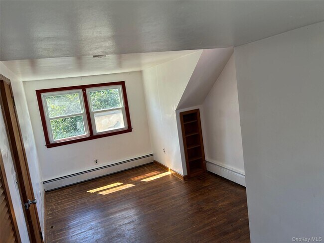 Building Photo - 63 I U Willets Rd
