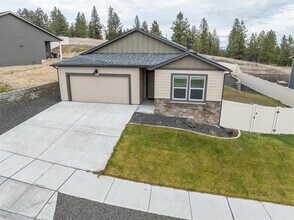 Building Photo - Newer 4 Bed 2 Bath Home in the Cheney SD